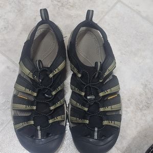 Mens keen sandles